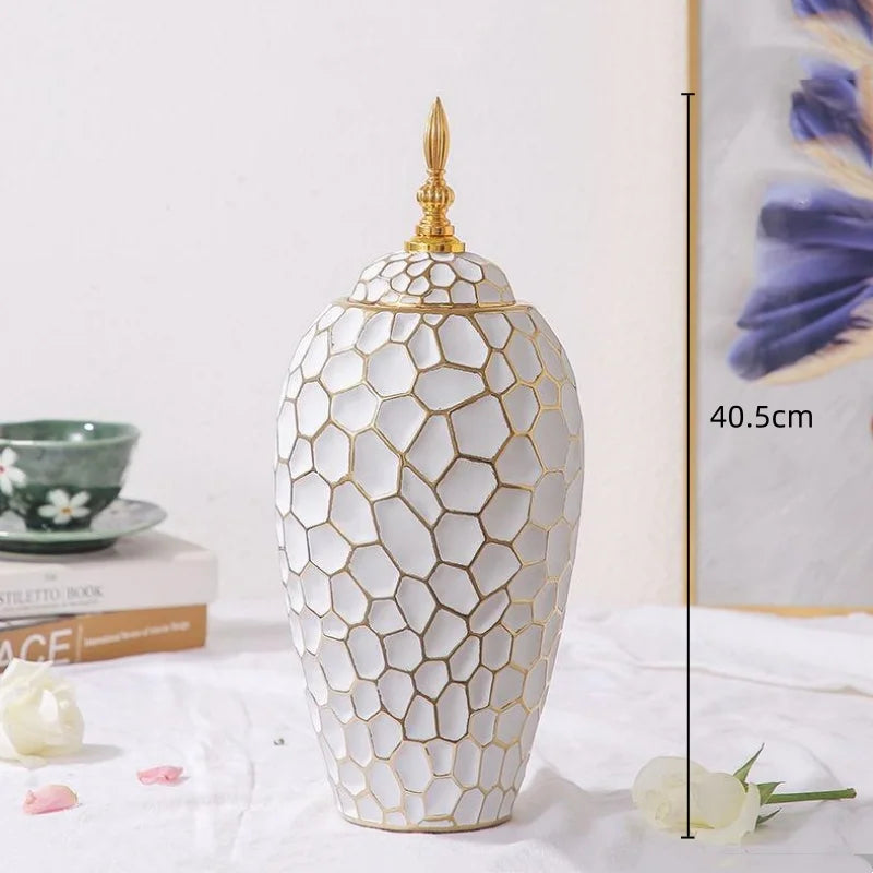 Kalsten | Elegant ceramic vase with a gold accent