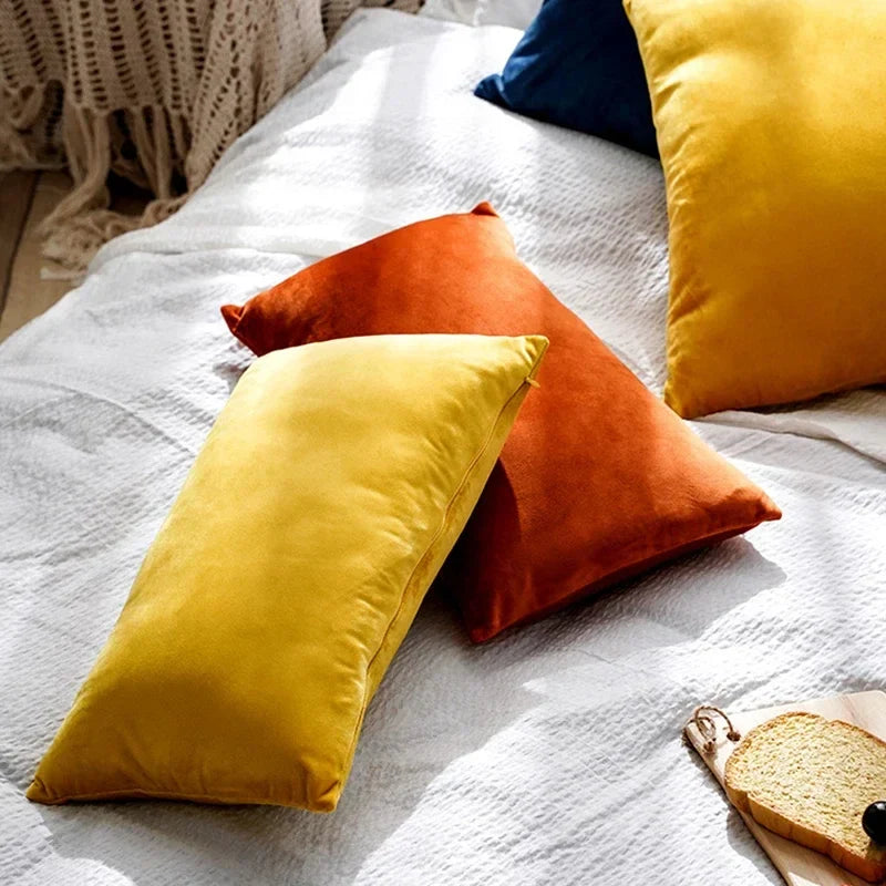 Skanto Skanto | Orion Noir Pillowcase - Luxurious Velvet Pillowcase for a Stylish Interior