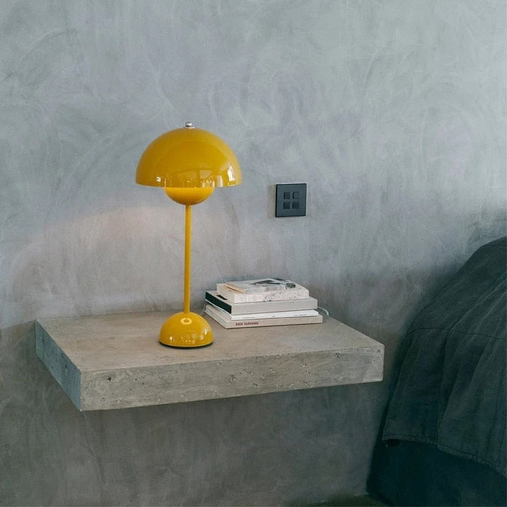 Bud LED table lamp – Metal, modern, 220V | Kalsten