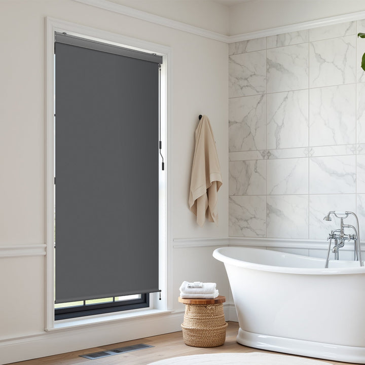 Vertical awning exterior roller blind with hand crank | Kalsten