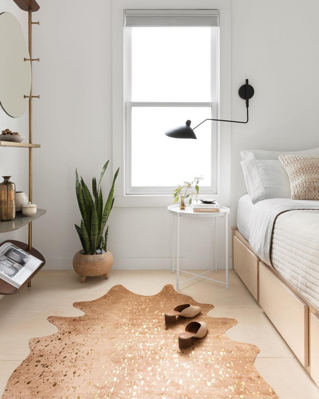 Serge Mouille Wall Lamp | Kalsten