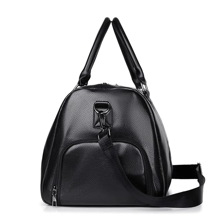 Kalsten | Travel bag Ravemo Roadster | Retro sports bag made of waterproof PU | 44×33×21 cm | For short trips, training & motorcycling