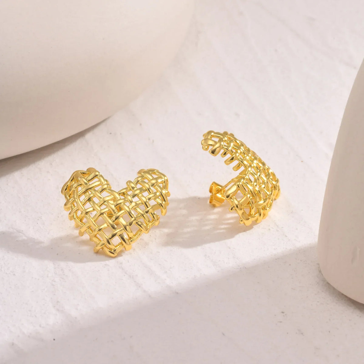 Skanto | 14k Woven Heart Earrings