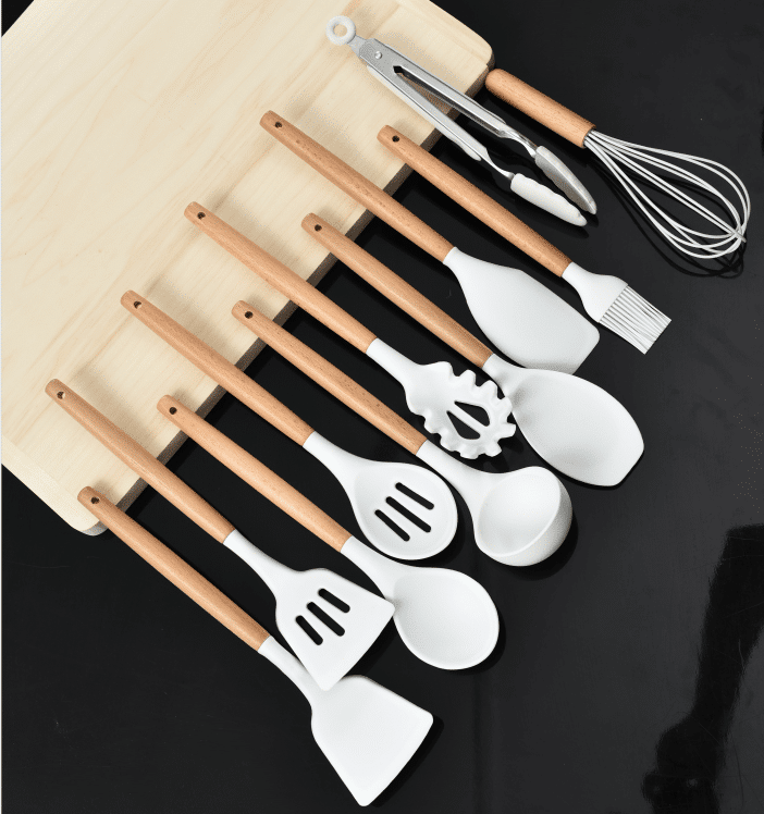 Kitchen set with 11 pieces in wood / silicone including holder (black or white) | Kalsten
