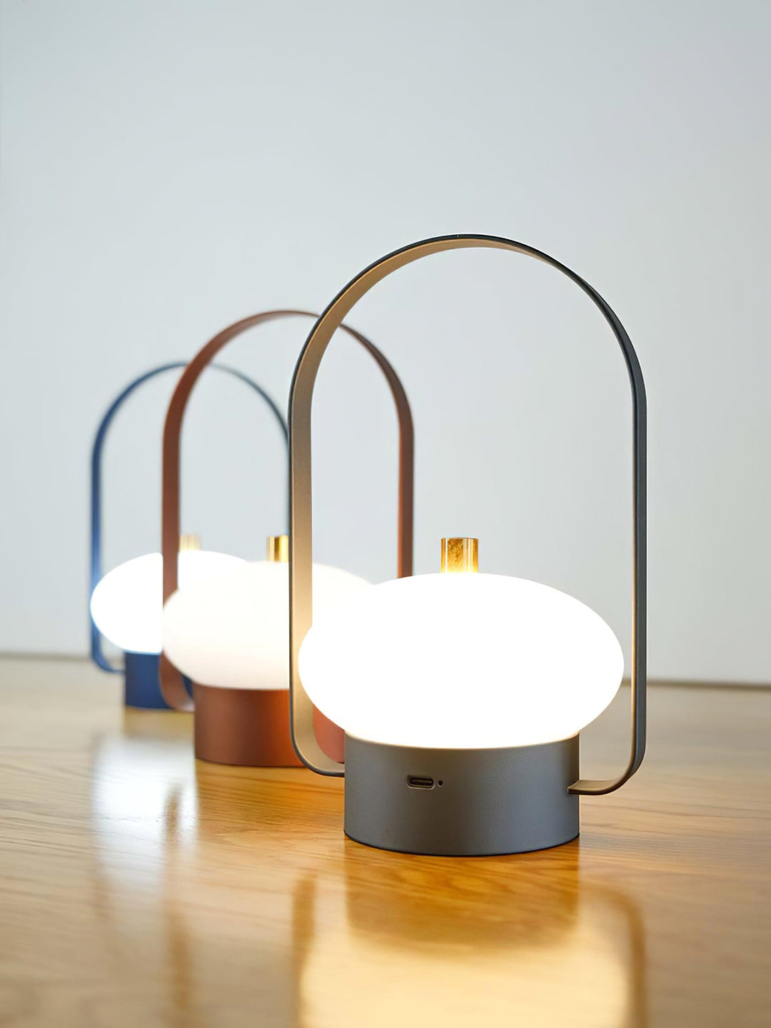 Soft Spot Table Lamp 4.9' | Kalsten