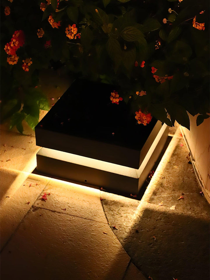 Square Post Outdoor Light | Kalsten