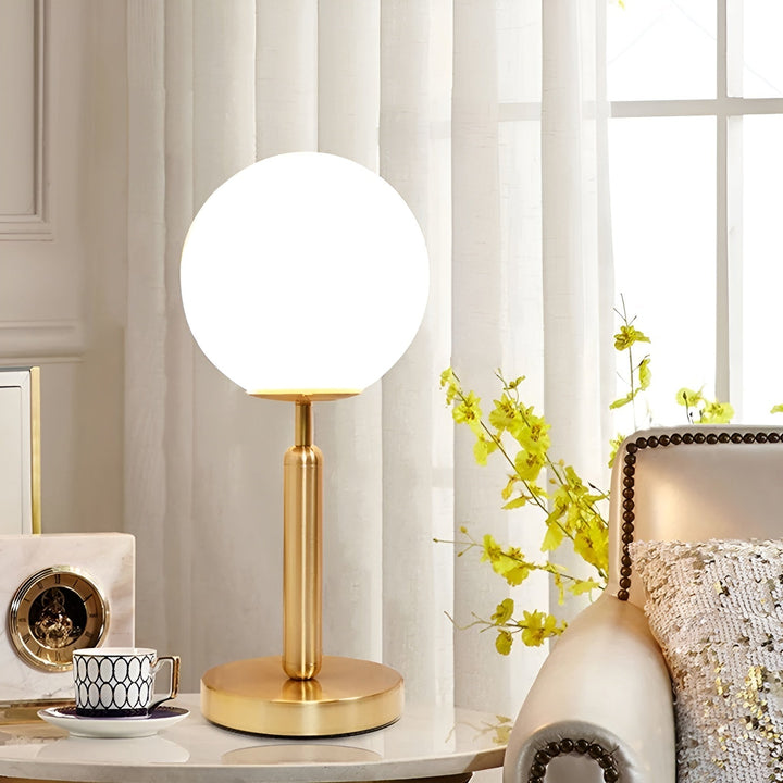 SphereShine Luxe Table Lamp of Glass & Brass – Elegance and LED Kalsten