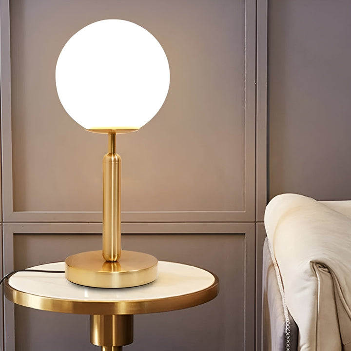 SphereShine Luxe Table Lamp of Glass & Brass – Elegance and LED Kalsten