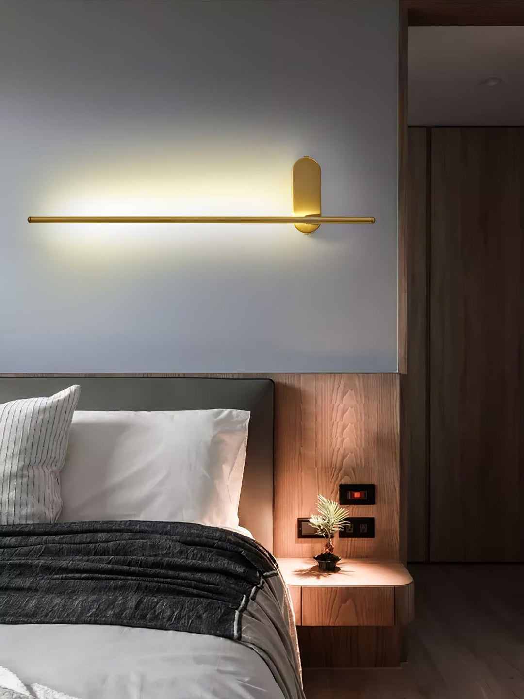 Stick Shaped Metal Wall-mounted light Sconce | Kalsten