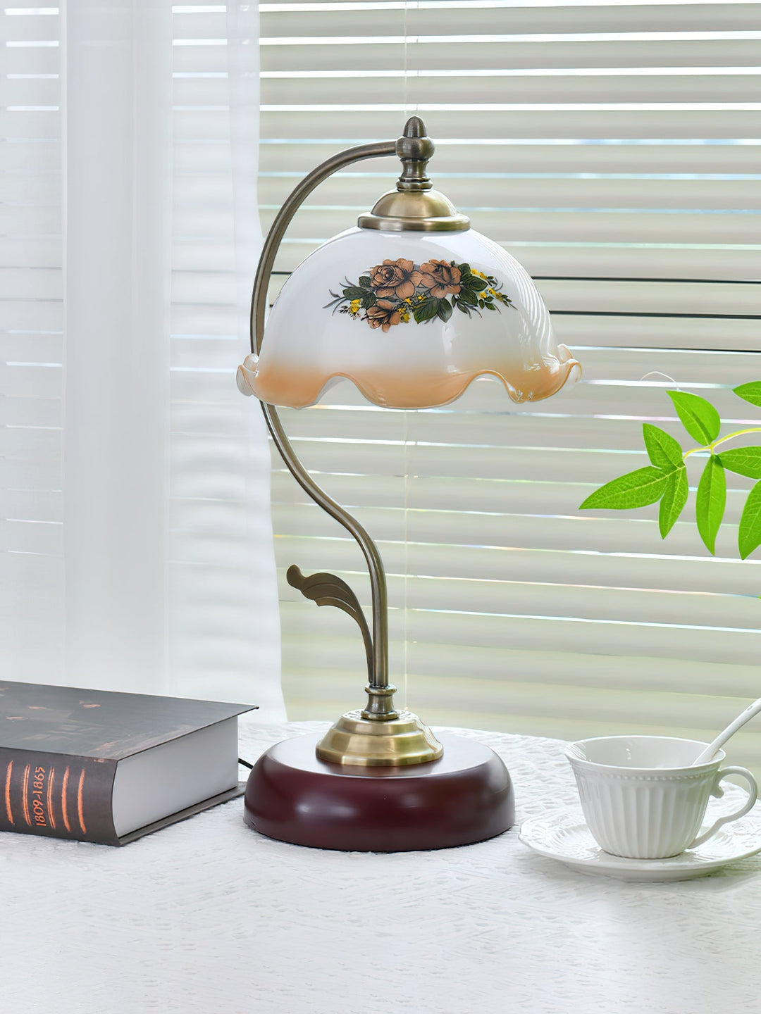 Stolna Table Lamp | Kalsten