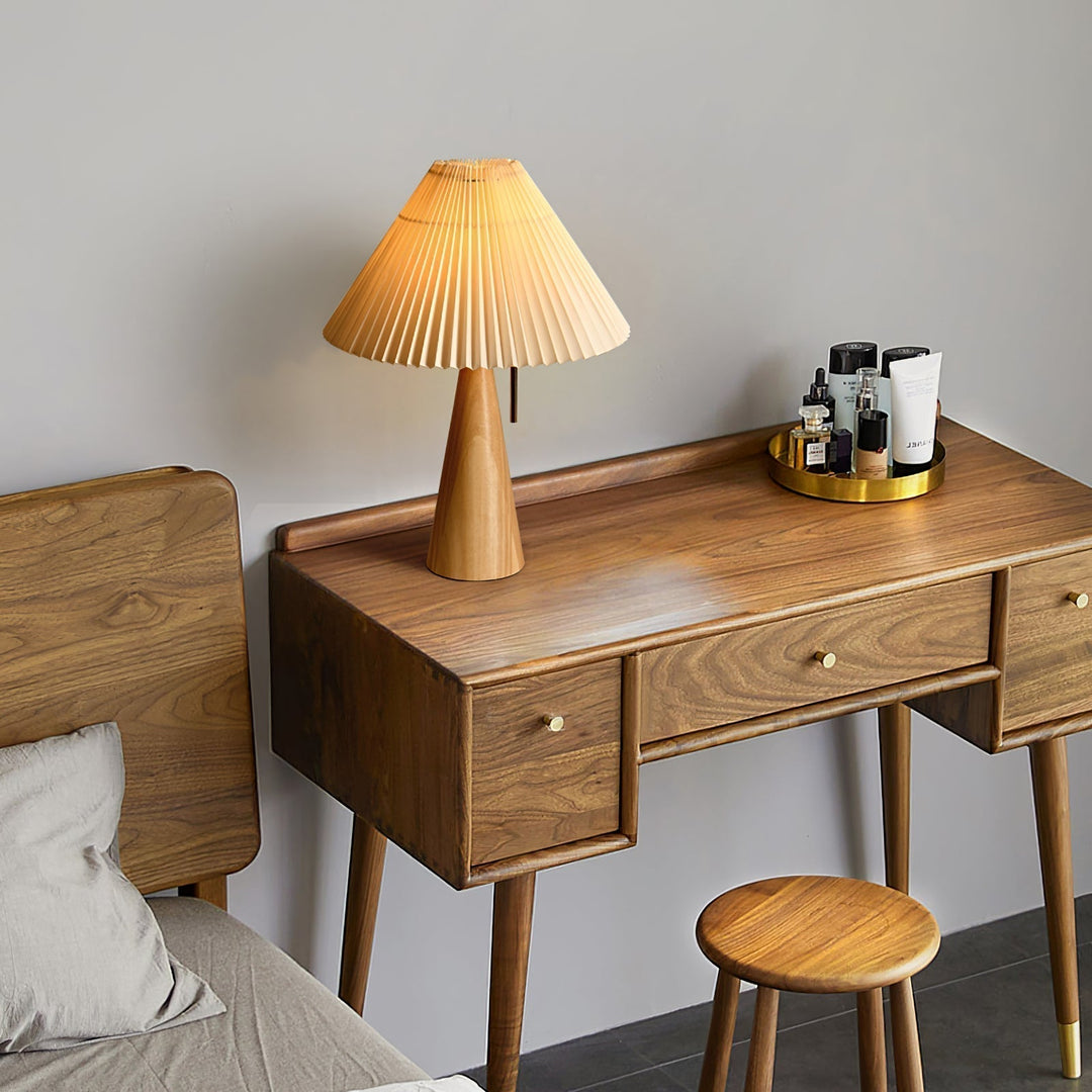 AntiqueRadiance – Elegant Wood and Metal Table Lamp | Kalsten