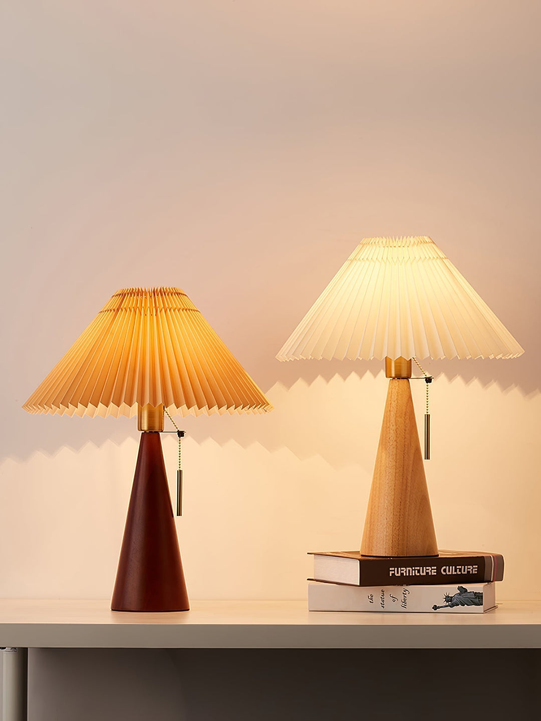 AntiqueRadiance – Elegant Wood and Metal Table Lamp | Kalsten
