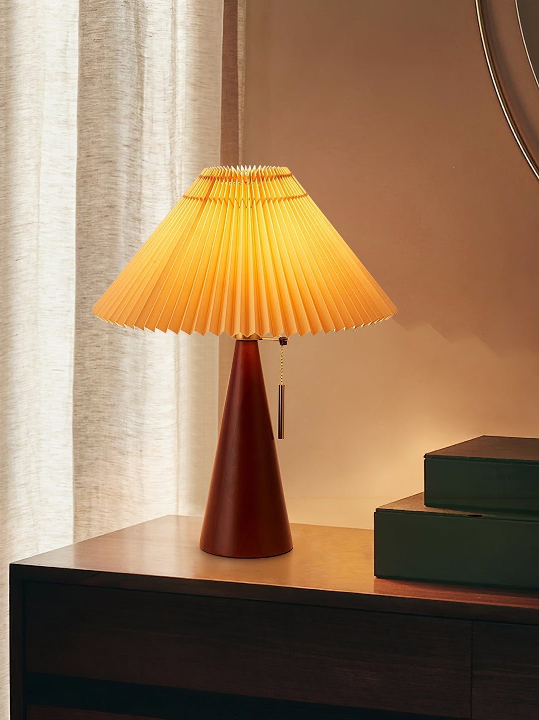 AntiqueRadiance – Elegant Wood and Metal Table Lamp | Kalsten