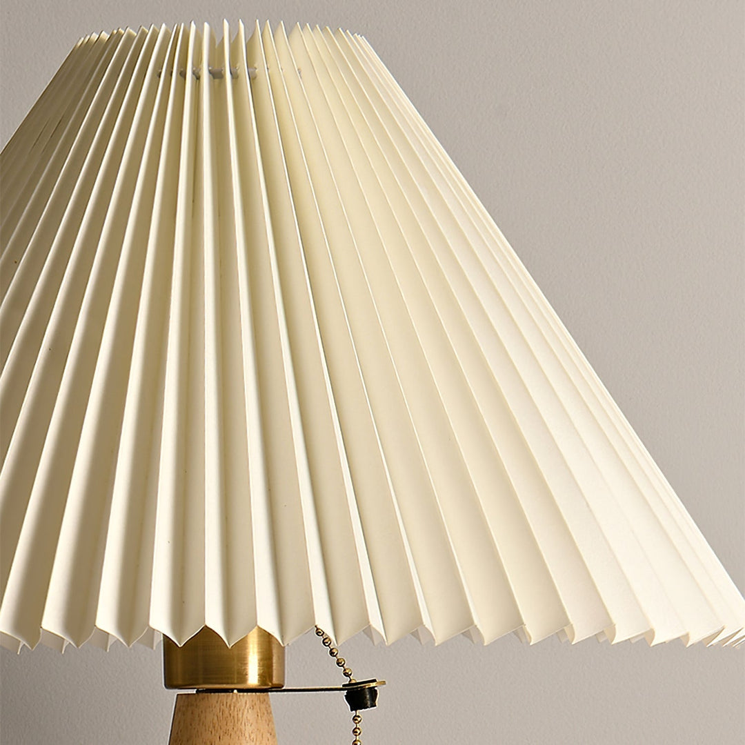 AntiqueRadiance – Elegant Wood and Metal Table Lamp | Kalsten
