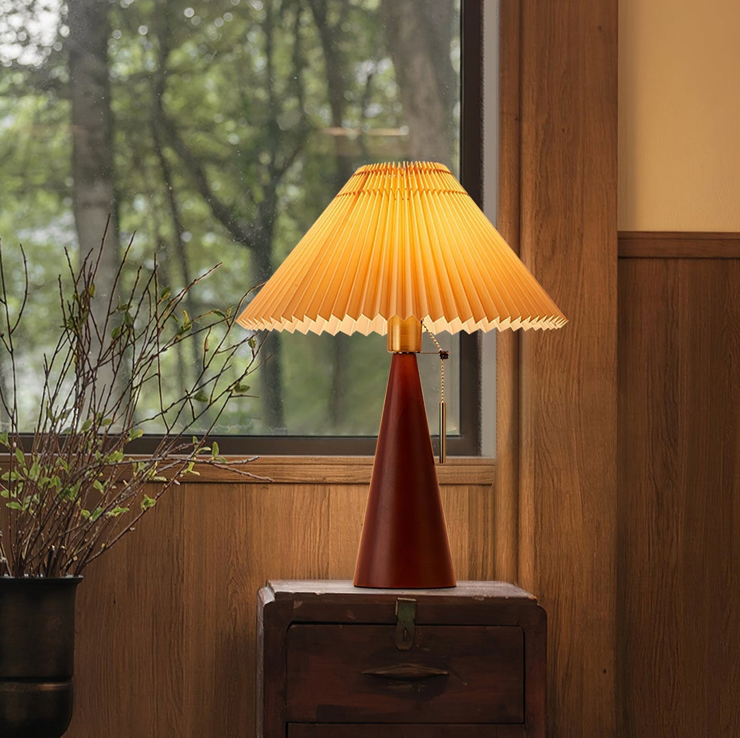 AntiqueRadiance – Elegant Wood and Metal Table Lamp | Kalsten