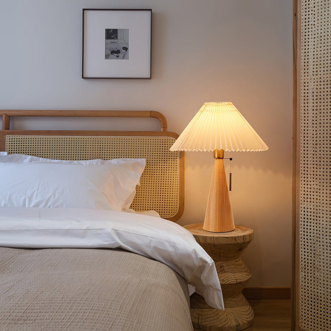AntiqueRadiance – Elegant Wood and Metal Table Lamp | Kalsten