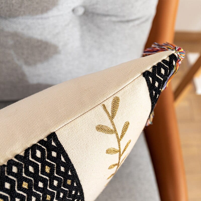 Textured-Tassel Pillowcase | Kalsten