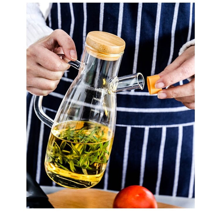 Transparent glass oil bottle with handle | Kalsten