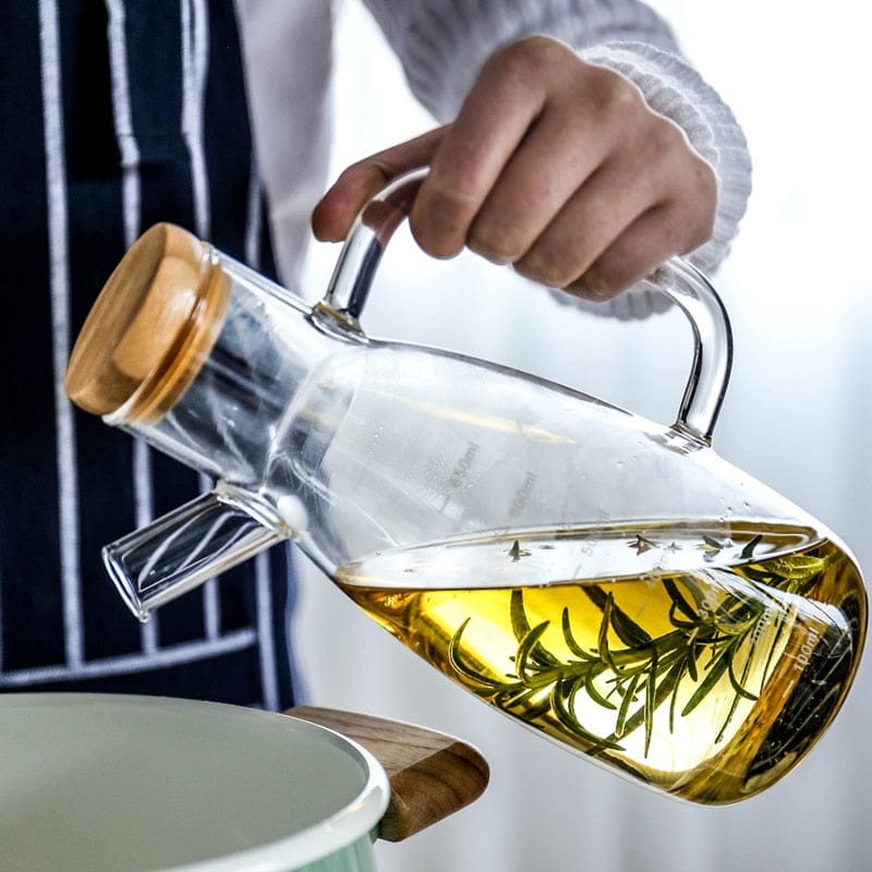 Transparent glass oil bottle with handle | Kalsten