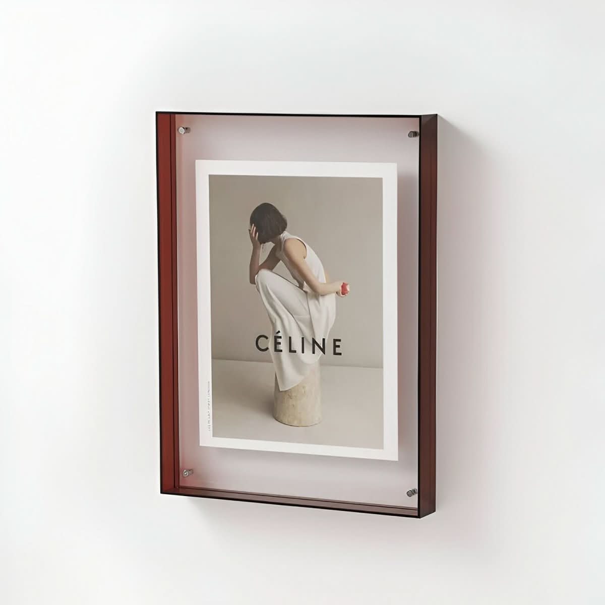 BowLift | Transparent acrylic picture frame for modern picture presentation