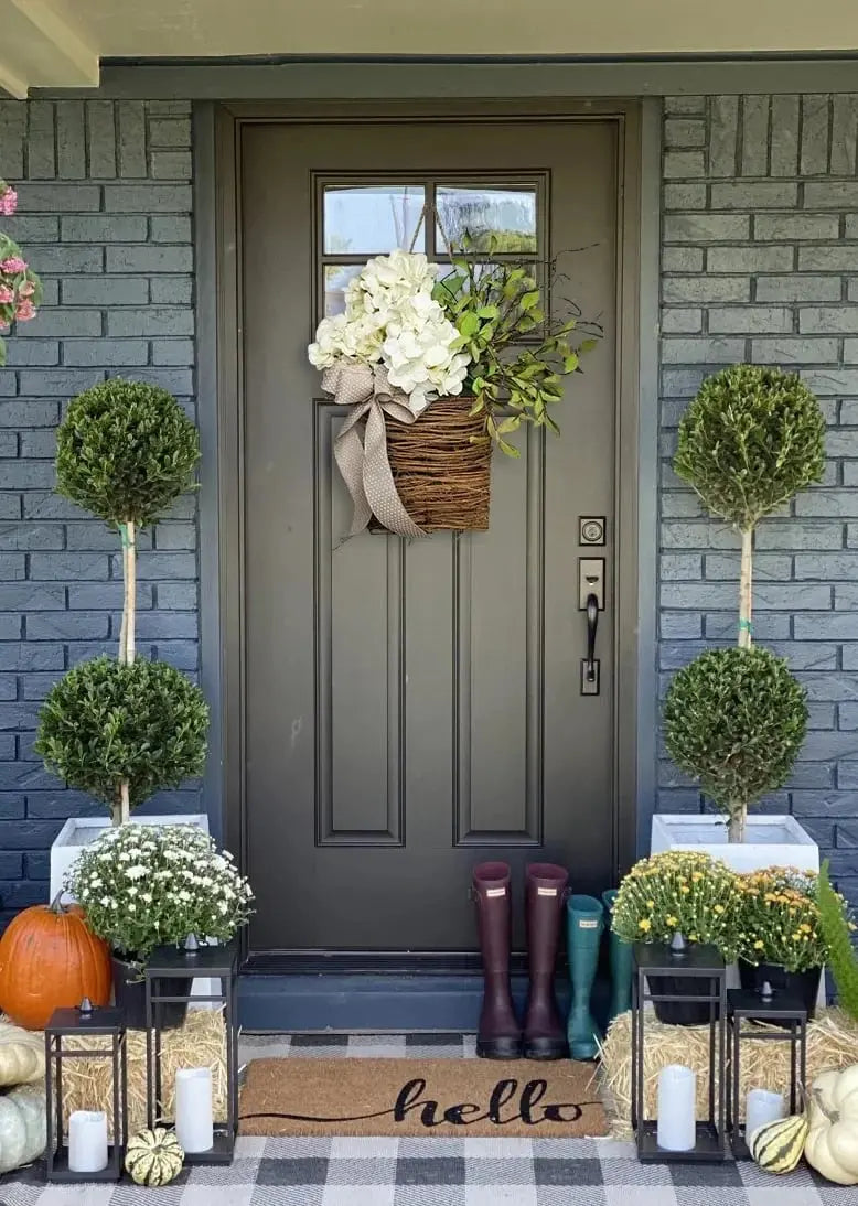BowLift | Door hanger with cream hydrangeas – rattan basket wreath with artificial flowers