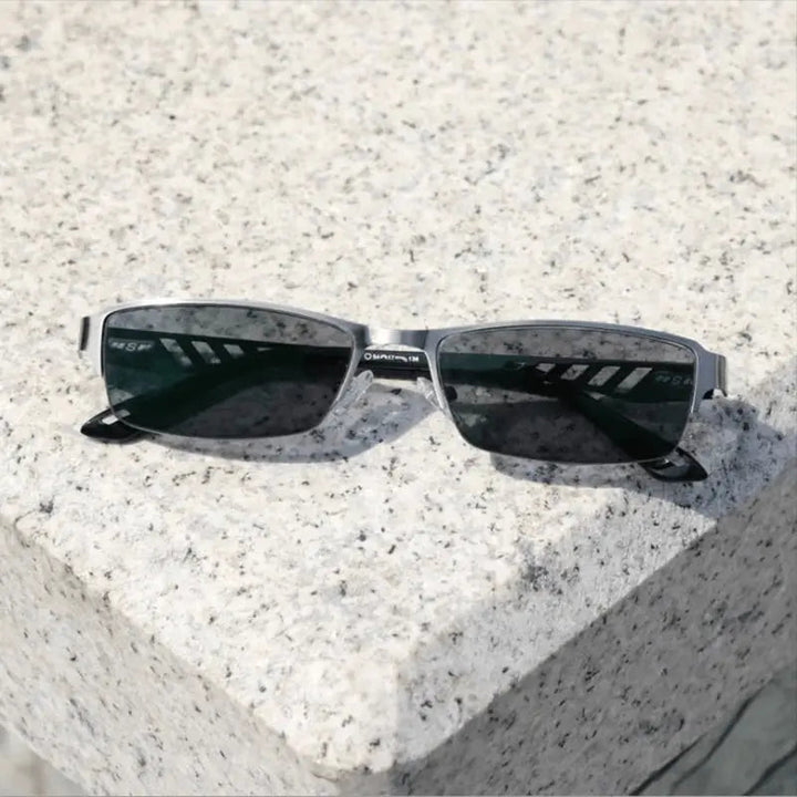 Kalsten | Ultra-light multifocal self-tinting reading glasses
