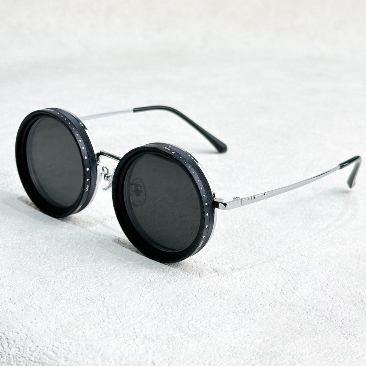 Skanto | Unisex Round Polarized Sunglasses – Adjustable Light Reduction – Premium Metal Frame