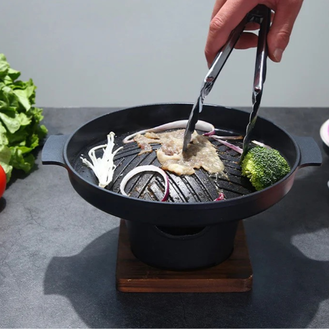 GrillMaster Pro - Stylish Portable BBQ for Outdoor Enjoyment Kalsten