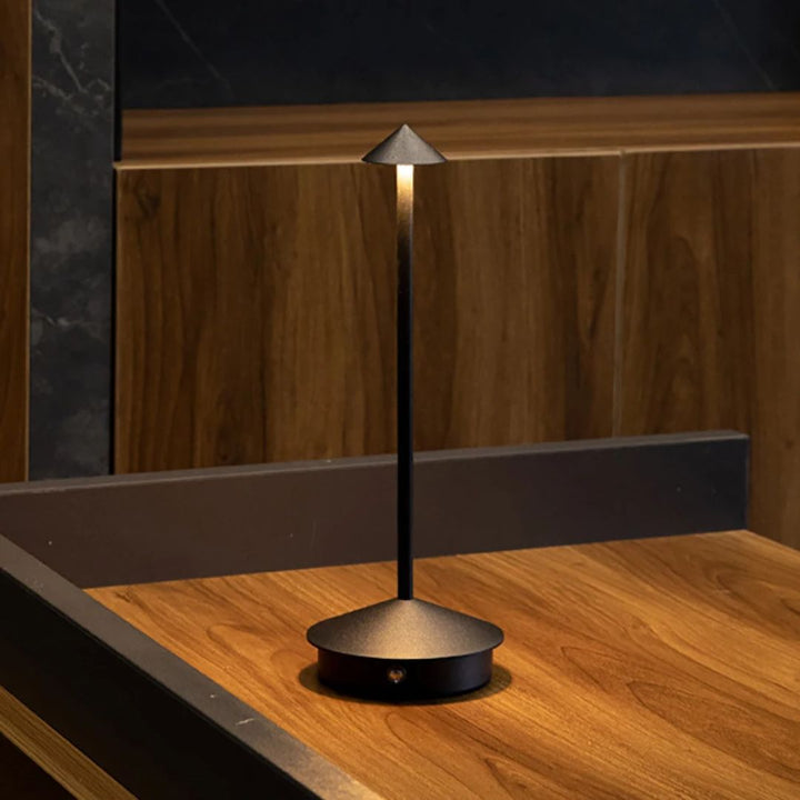 Eindhoven Robyn Arrow LED Table Lamp | Kalsten