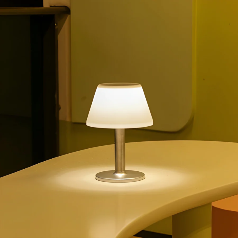 Stylish Solar Table Lamp - SolarLuxe | Kalsten
