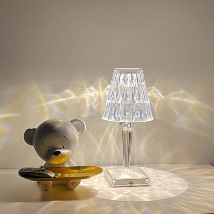 Chic Table Lamp with Crystal Design - CrystalLuxe | Kalsten