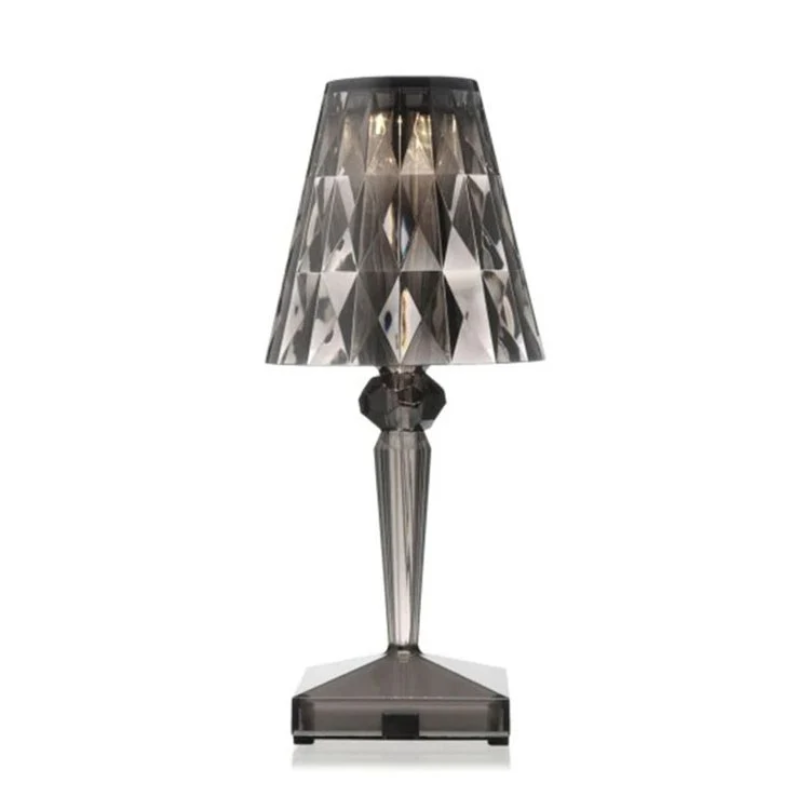 Chic Table Lamp with Crystal Design - CrystalLuxe | Kalsten