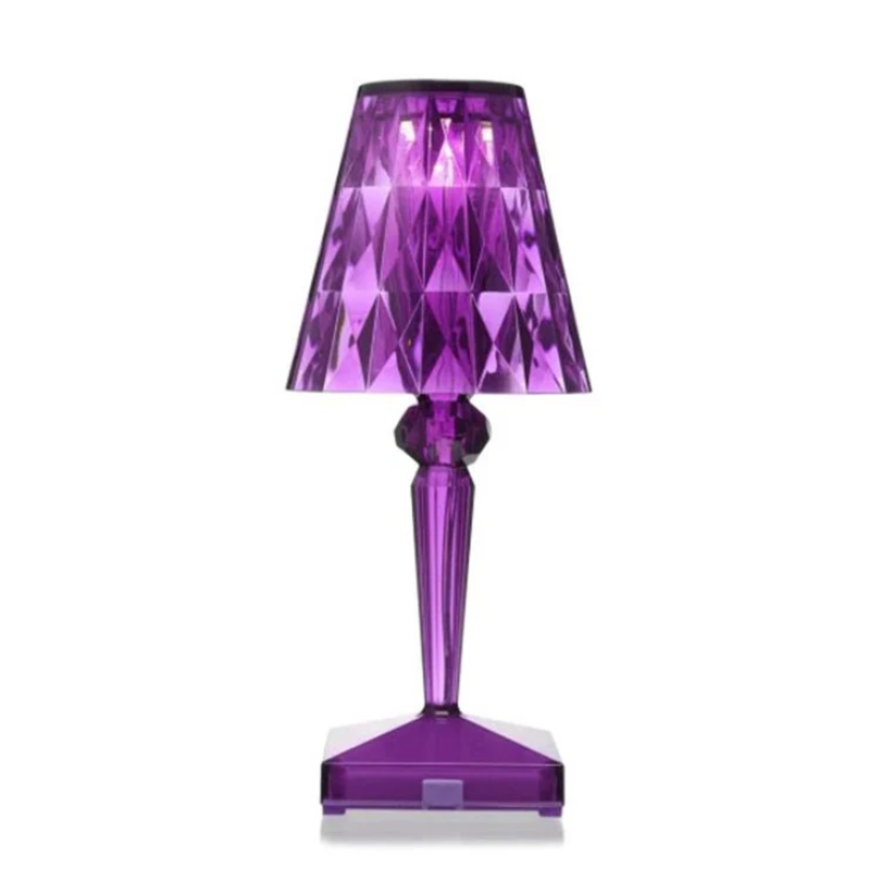 Chic Table Lamp with Crystal Design - CrystalLuxe | Kalsten