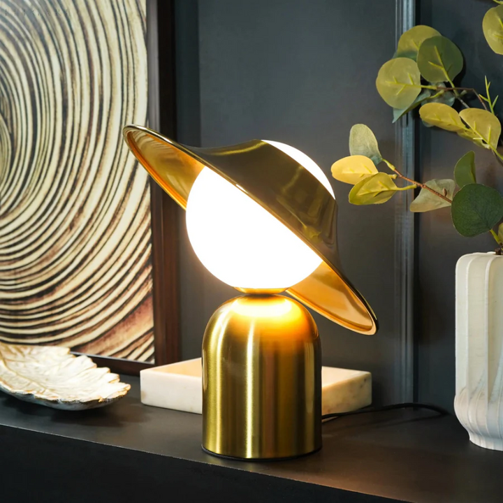 Luxury Metal Table Lamp - GoldAura | Kalsten