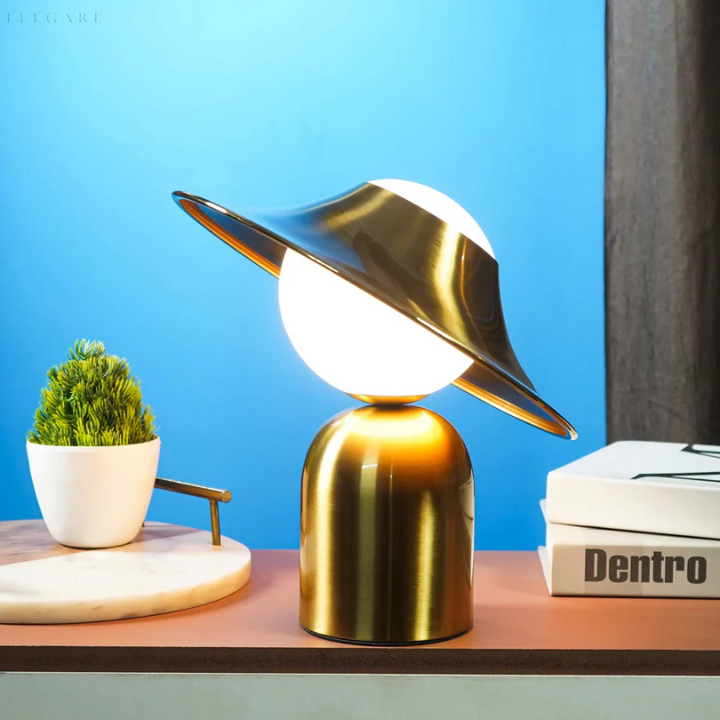 Luxury Metal Table Lamp - GoldAura | Kalsten
