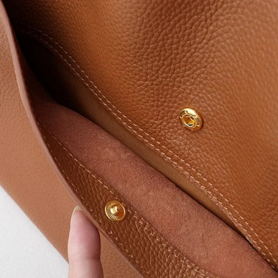 Large Leather Handbag with Generous Capacity - DailyLux | Kalsten