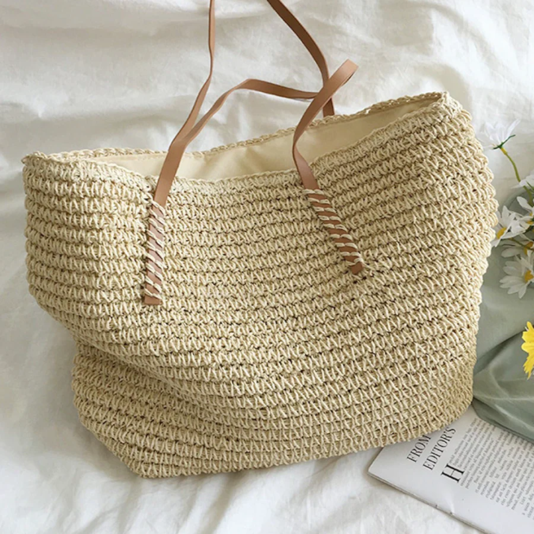 Spacious Handbag with Sturdy Shoulder Strap - TerraWoven | Kalsten