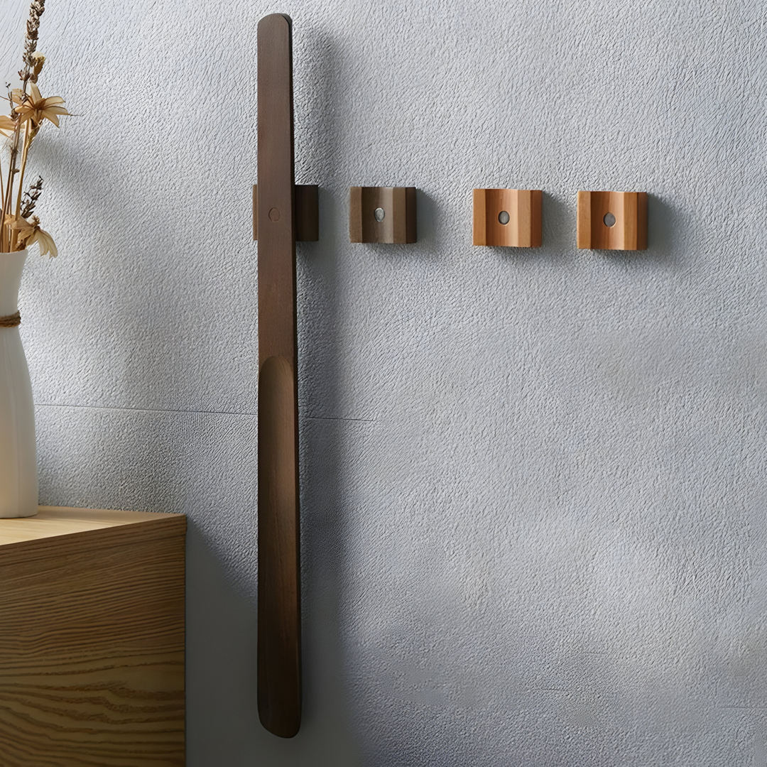 Long Wooden Shoe Horn with Magnet and Wall Holder 55 cm | Kalsten