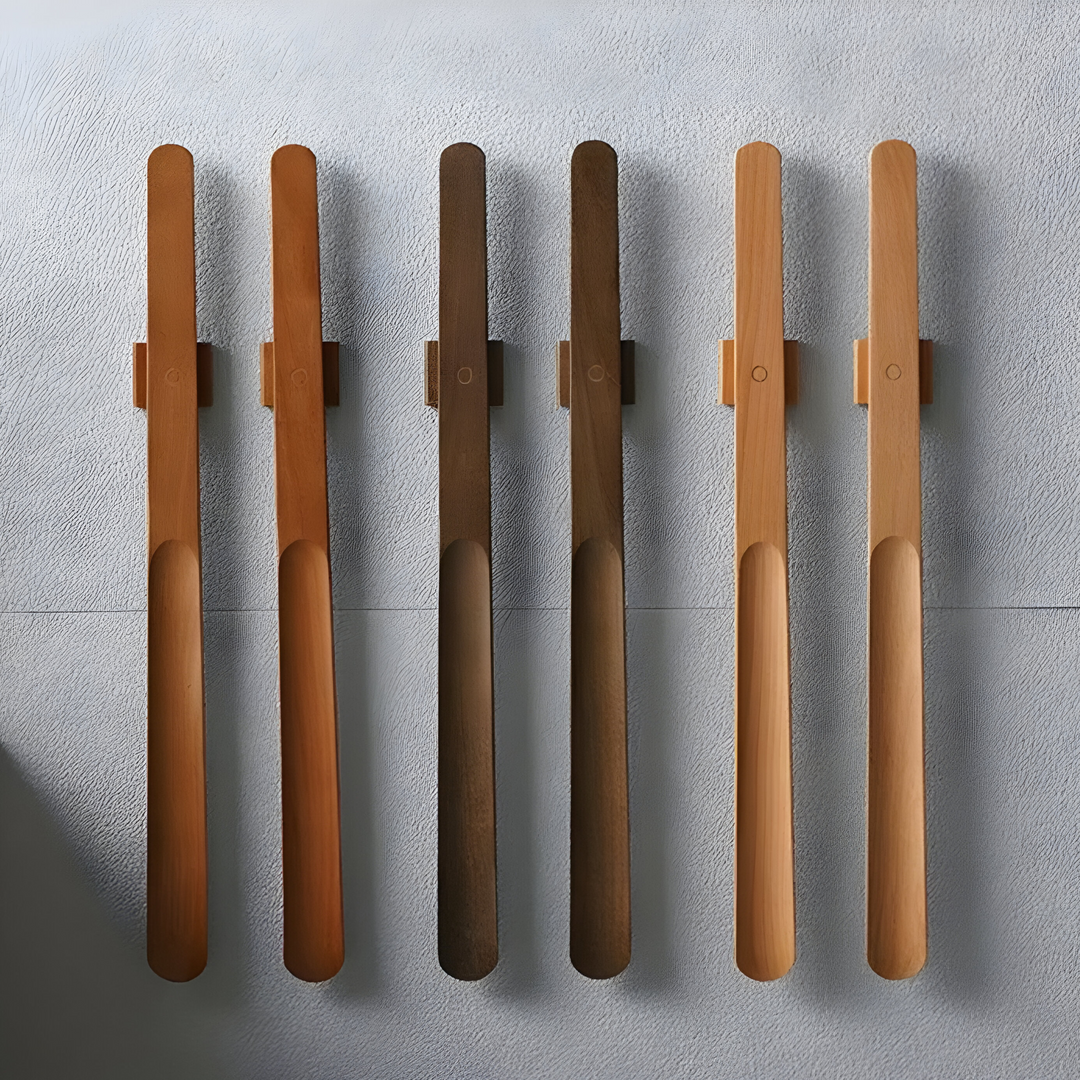 Long Wooden Shoe Horn with Magnet and Wall Holder 55 cm | Kalsten