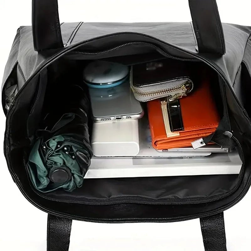 Elegant Leather Shoulder Bag with Retro Style and Smooth Surface