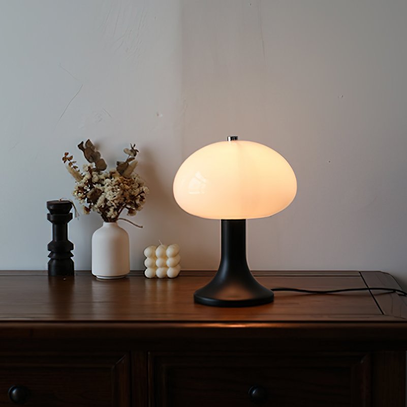 VeroMan Table Lamp | Kalsten