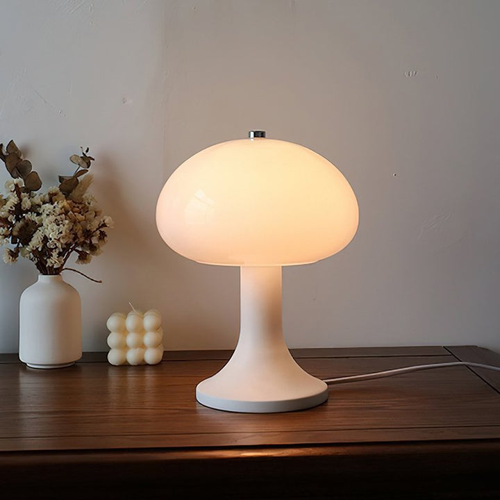 VeroMan Table Lamp | Kalsten
