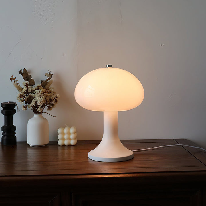 VeroMan Table Lamp | Kalsten