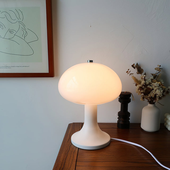 VeroMan Table Lamp | Kalsten
