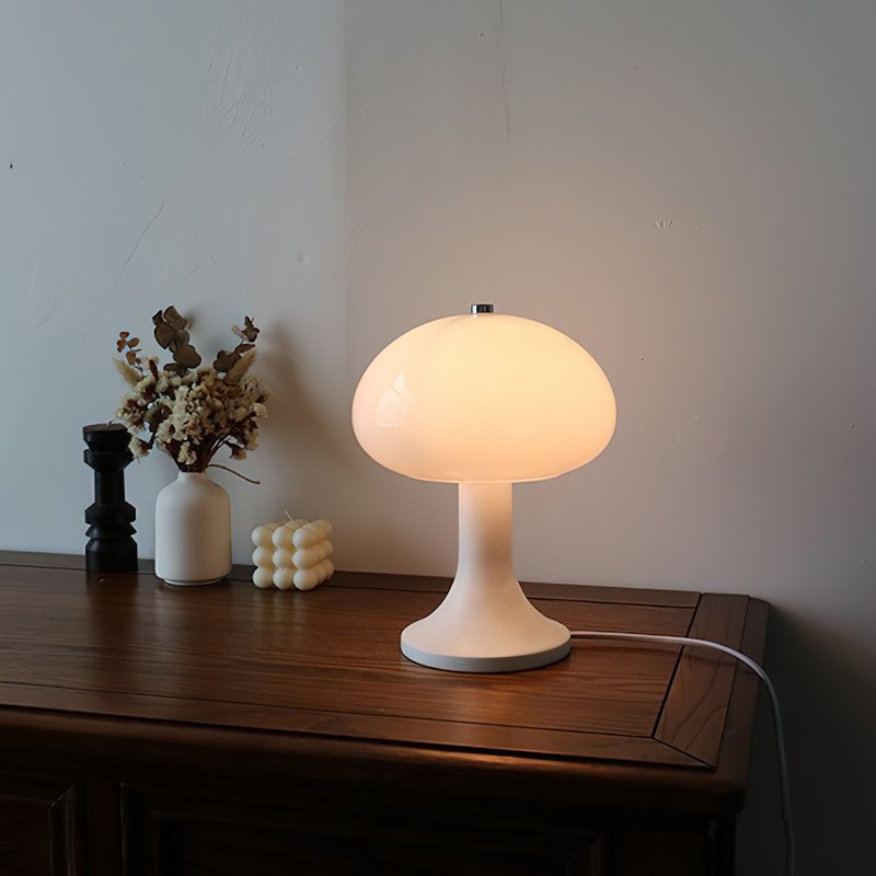 VeroMan Table Lamp | Kalsten