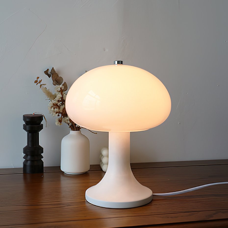 VeroMan Table Lamp | Kalsten