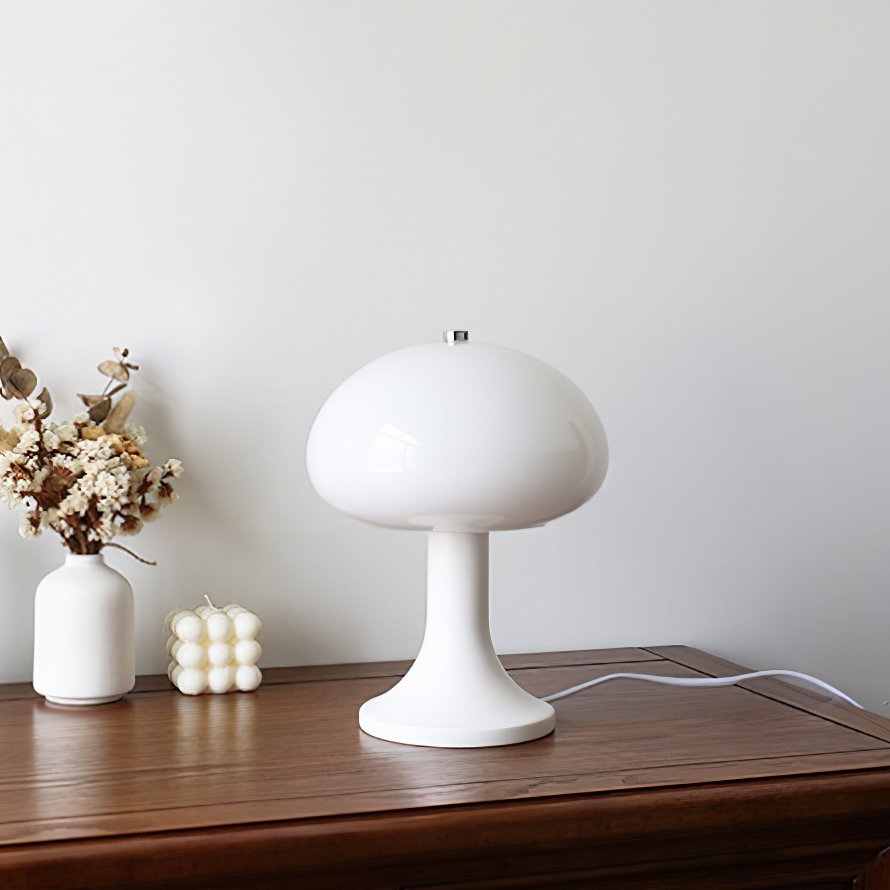 VeroMan Table Lamp | Kalsten
