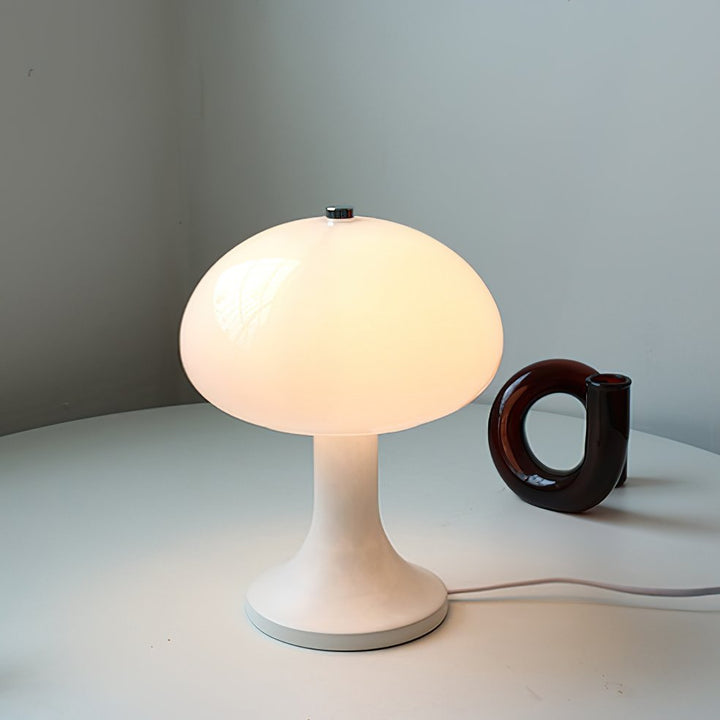 VeroMan Table Lamp | Kalsten