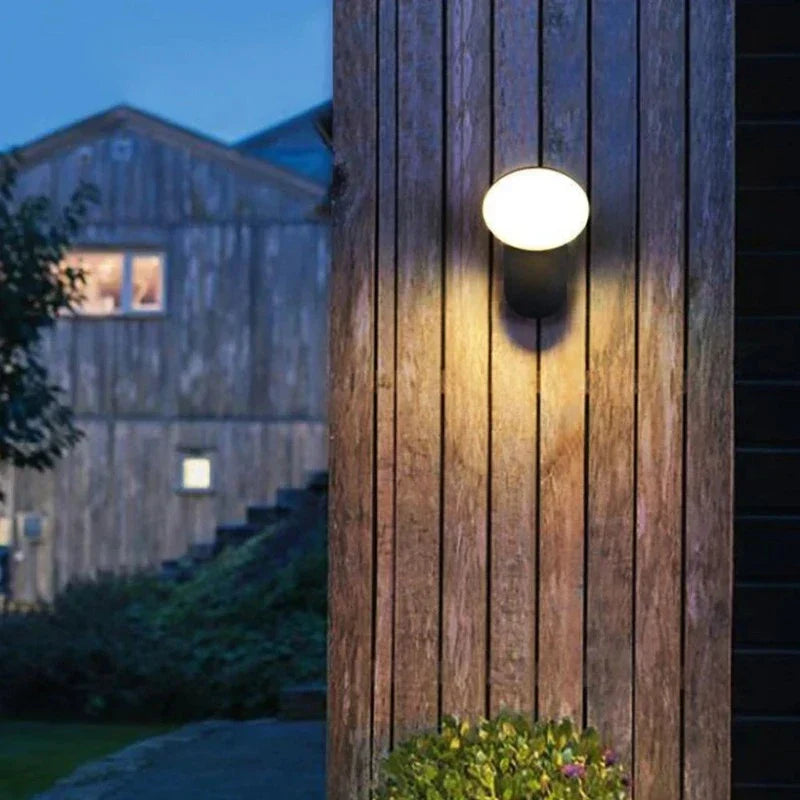 Modern LED porch light with motion sensor - Waterproof outdoor lighting, energy-saving, ideal for terrace and entrance | Kalsten