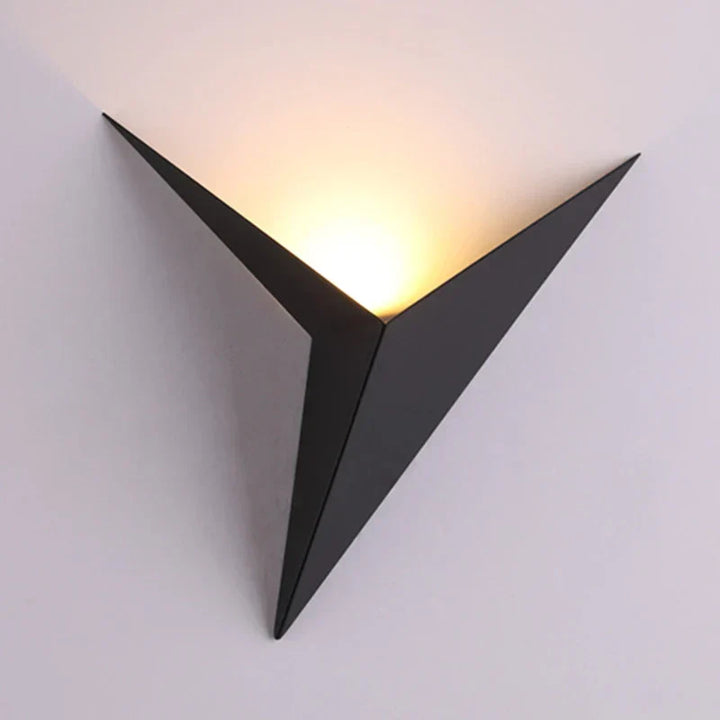 Modern Triangular Wall Lamp - TrigoLux | Kalsten
